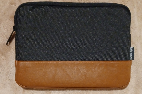 Herschel Heritage Sleeve for iPad Mini Black/Tan - Picture 4 of 4